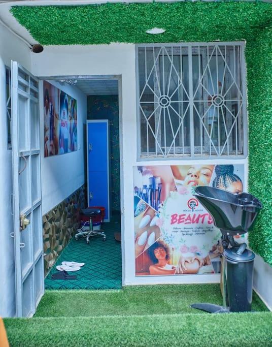 Ninja House Studio Chic Le Turquois Dore Yaoundé Exterior foto